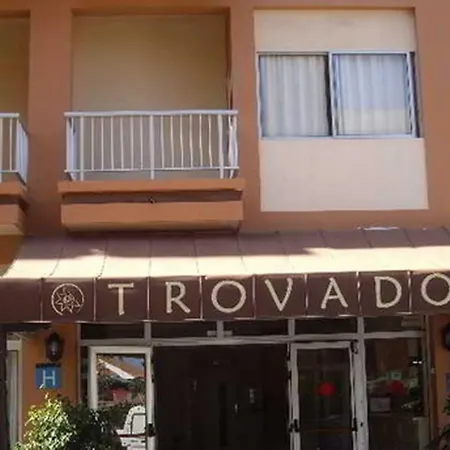 Trovador فندق بويرتو ذي لا كروز